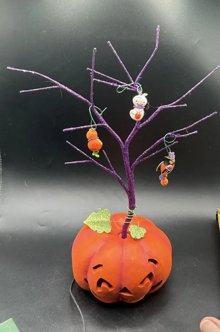 Hallmark Lighted Pumpkin Halloween W/ Mini Ornaments Tree Jack-o-lantern -Lo24